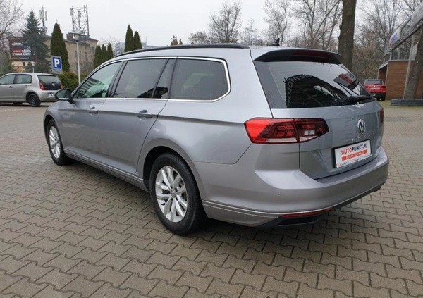 Volkswagen Passat cena 88900 przebieg: 127276, rok produkcji 2019 z Białystok małe 497